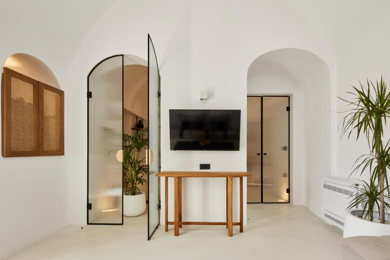 U & Me Suites ฟิรา ภายนอก รูปภาพ