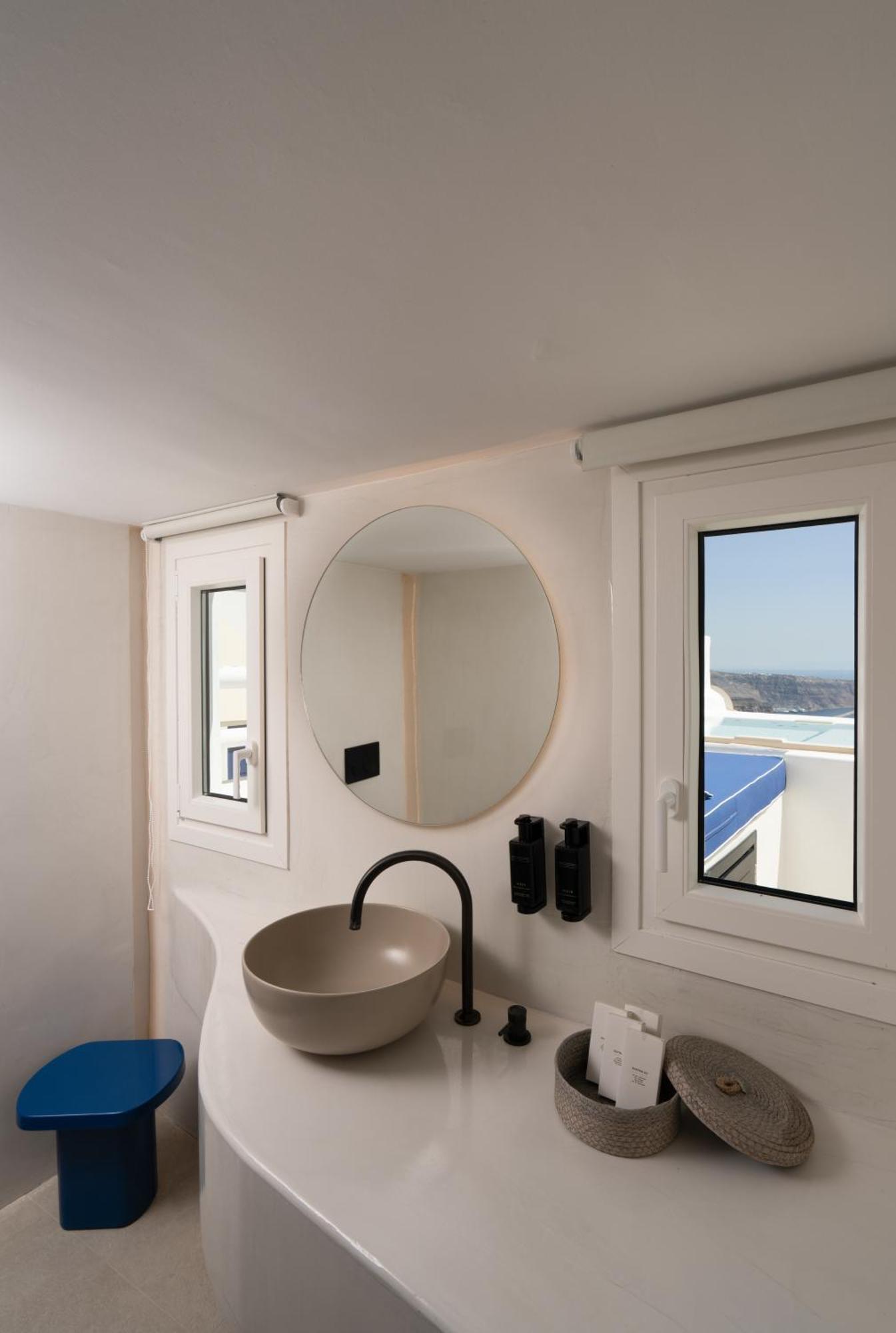 U & Me Suites ฟิรา ภายนอก รูปภาพ